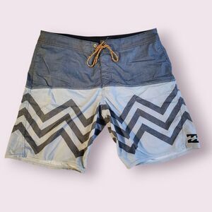Billabong Recycler Platinum X Surf Hybrid Board Shorts Size 36 | EUC